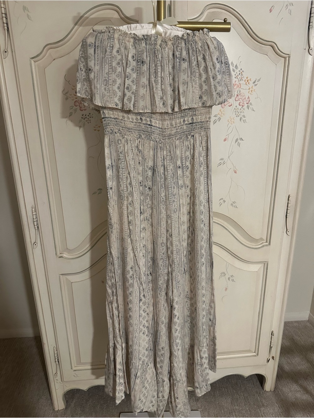 Off-Shoulder Cream & Gray Ruffled Romper - Picture 2 of 9